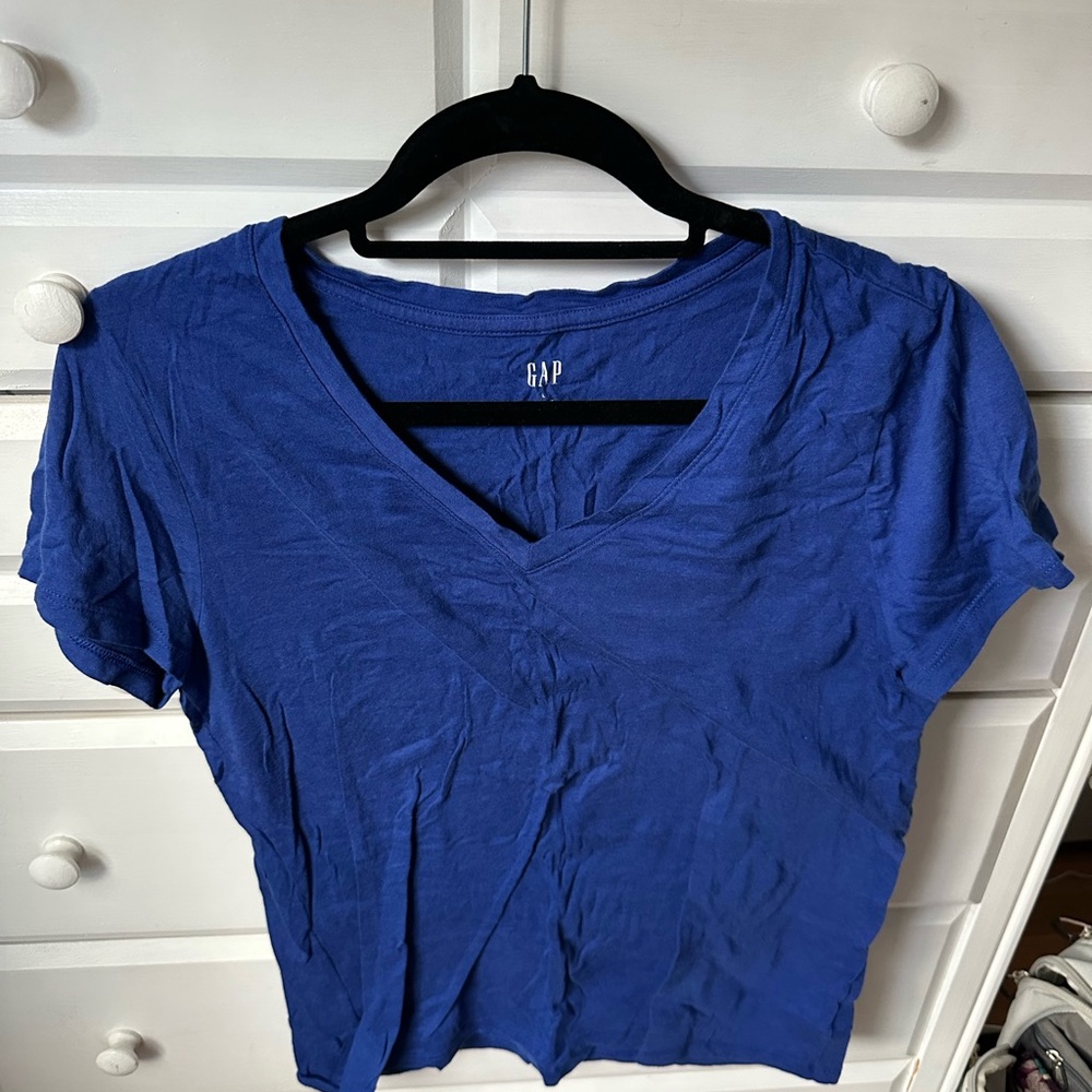Bright blue GAP favorite t shirt